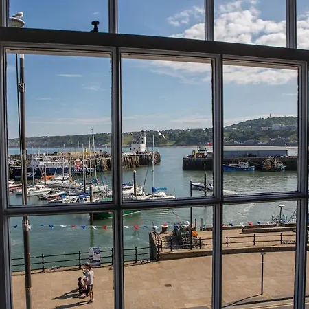 32 Sandside, 5 Bedroom, Harbour Views, *