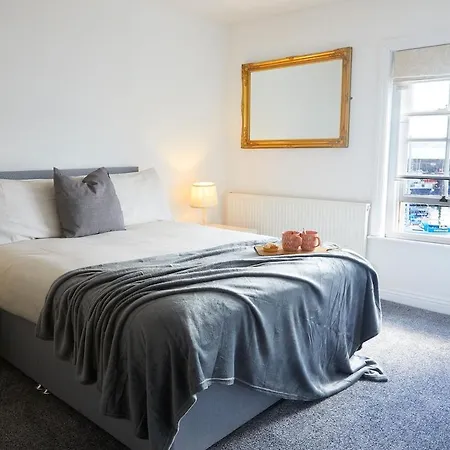 32 Sandside, 5 Bedroom, Harbour Views, 펜션